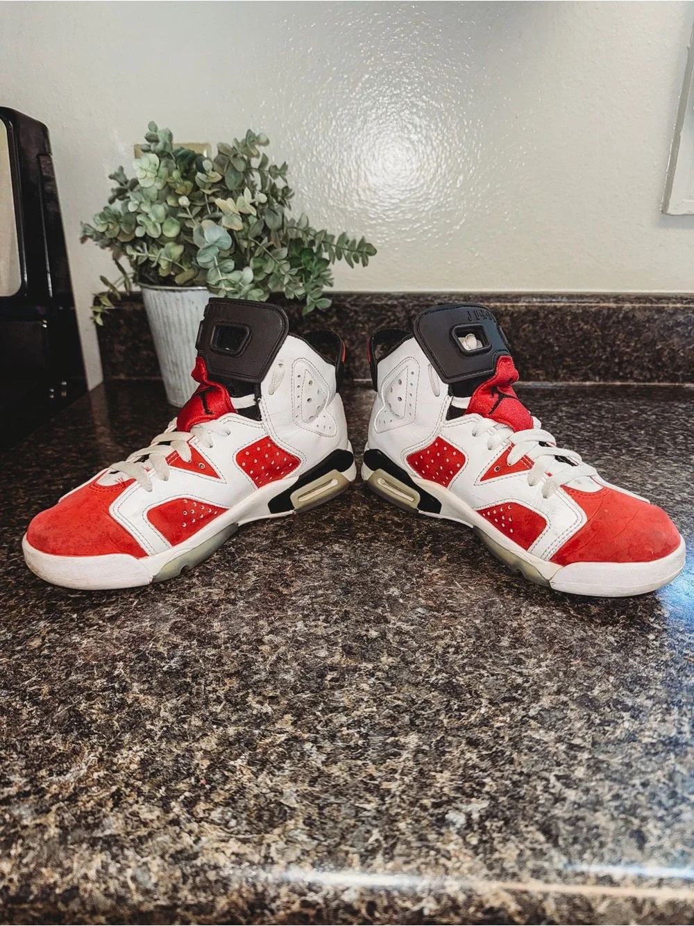 Air Jordan 6 Retro Carmine 2021 GS Youth Size 4.5Y Red White Nike
